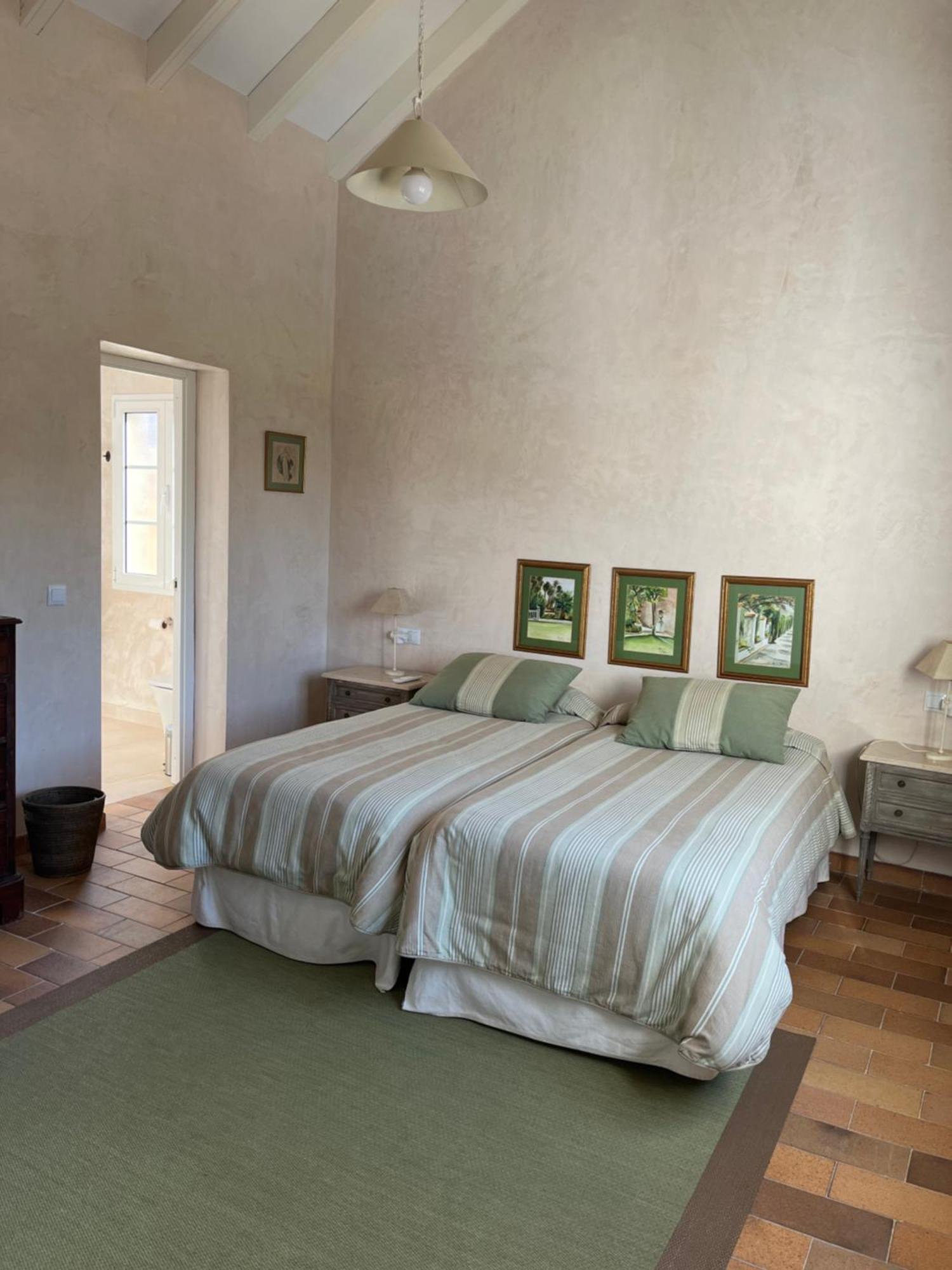 Ciudad Ducal Con Piscina Y Jardin Holiday home *